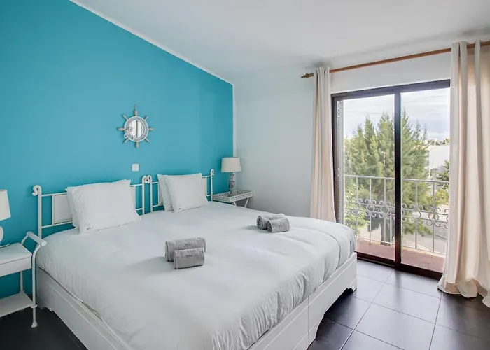 Seaside Retreat With Pool, Ac, And Fast Wi-Fi