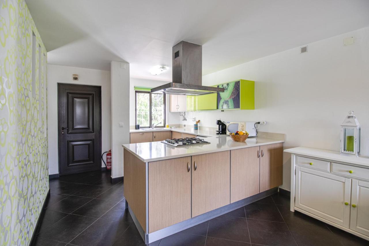 Seaside Retreat With Pool, Ac, And Fast Wi-fi Apartment