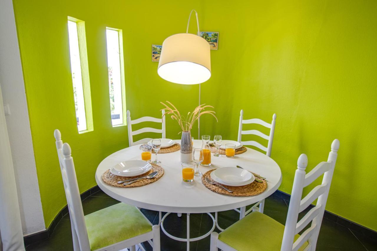 Seaside Retreat With Pool, Ac, And Fast Wi-fi Apartment *