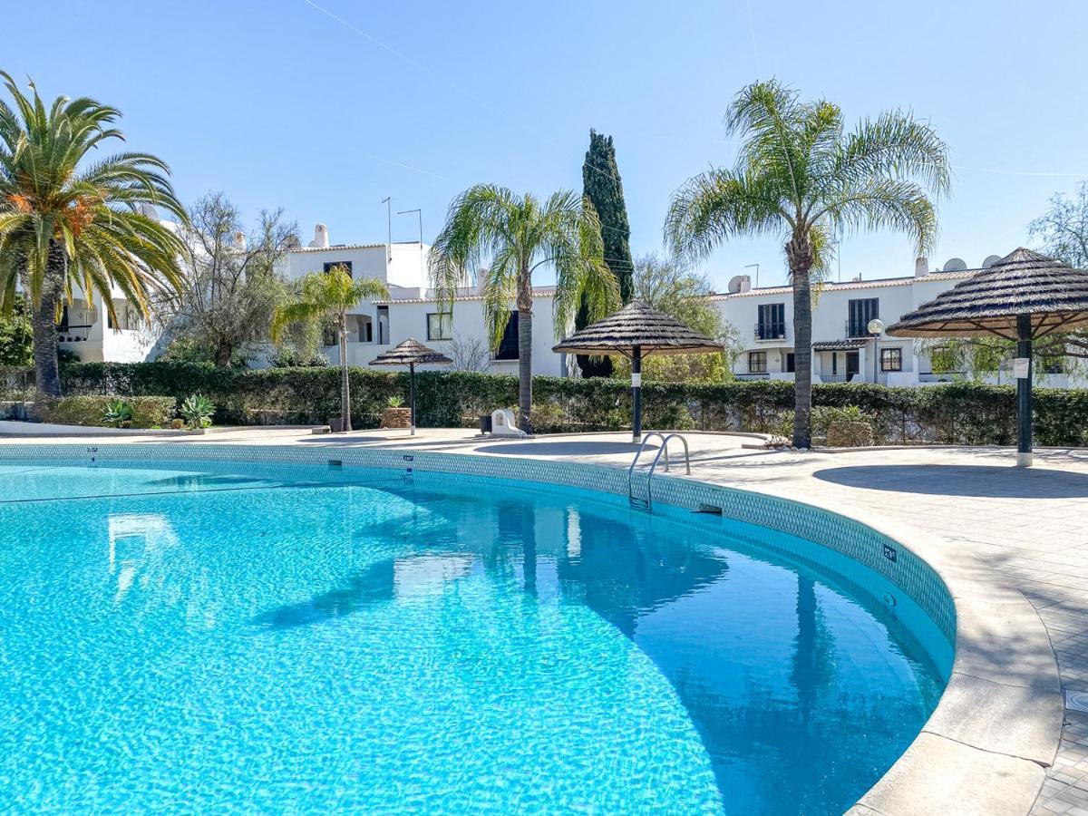 Appartement Seaside Retreat With Pool, Ac, And Fast Wi-fi Albufeira